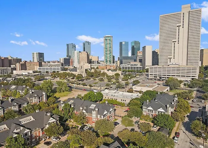 Luxurious, 1 Bedroom Near Downtown & Dickies Arena